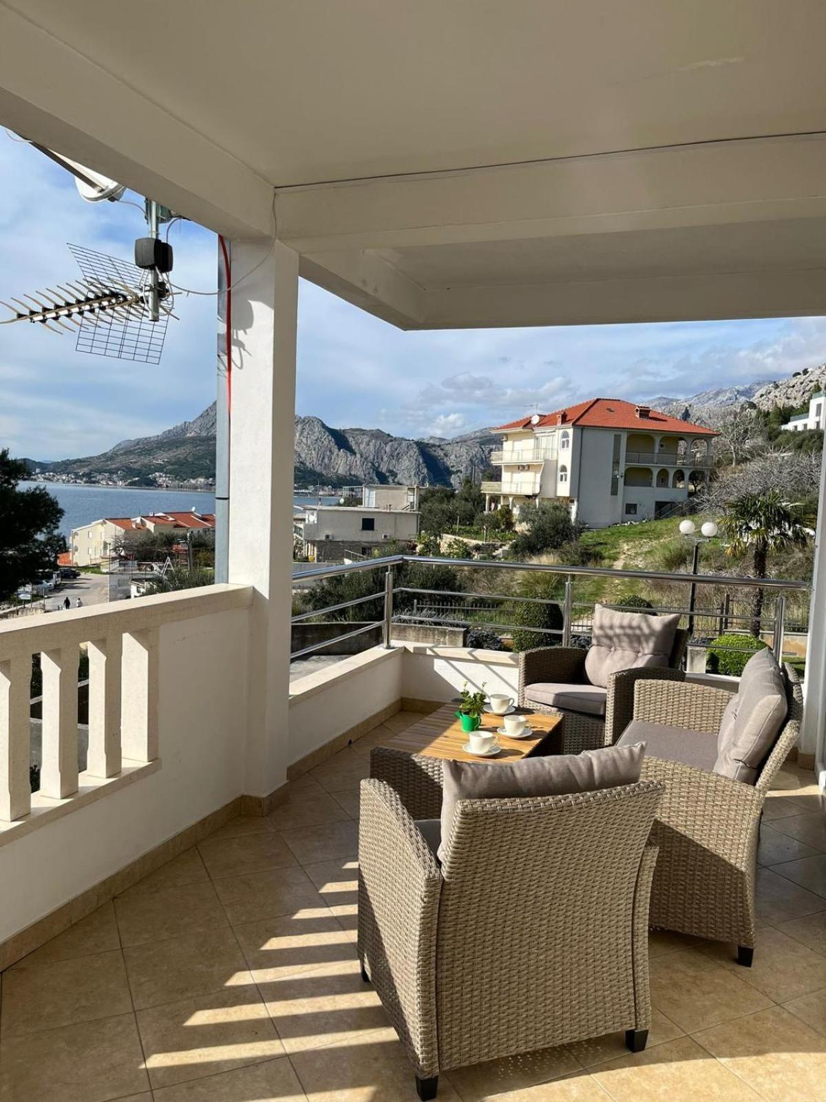 Apartment Ines Omis Exterior photo