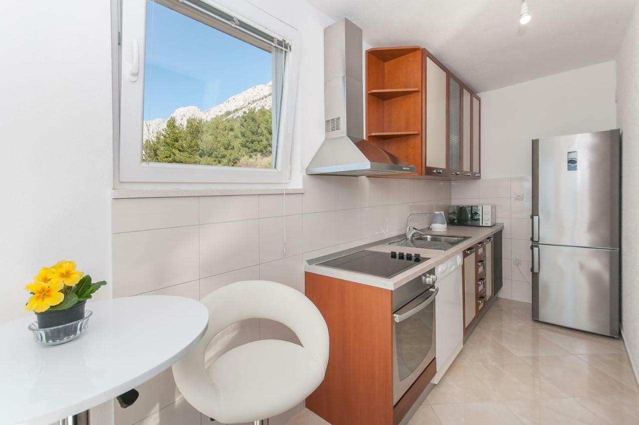 Apartment Ines Omis Exterior photo